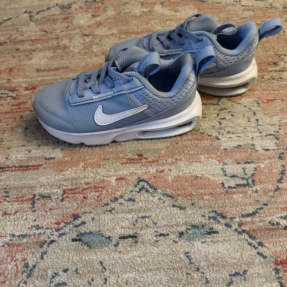 Nike Blue and White Sneakers Athletic Design
